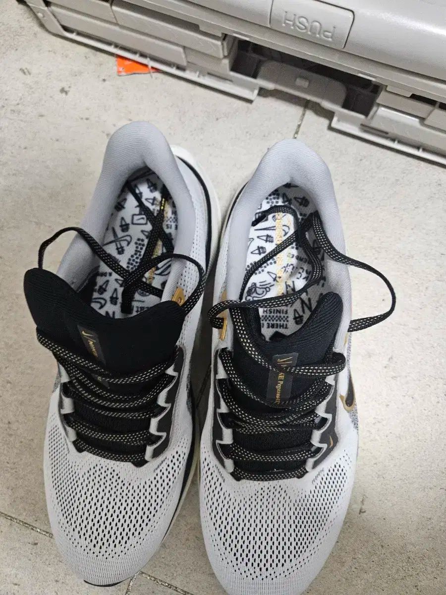 級 NIKE エア ズーム ペガサス 41 ランニングシューズ 265