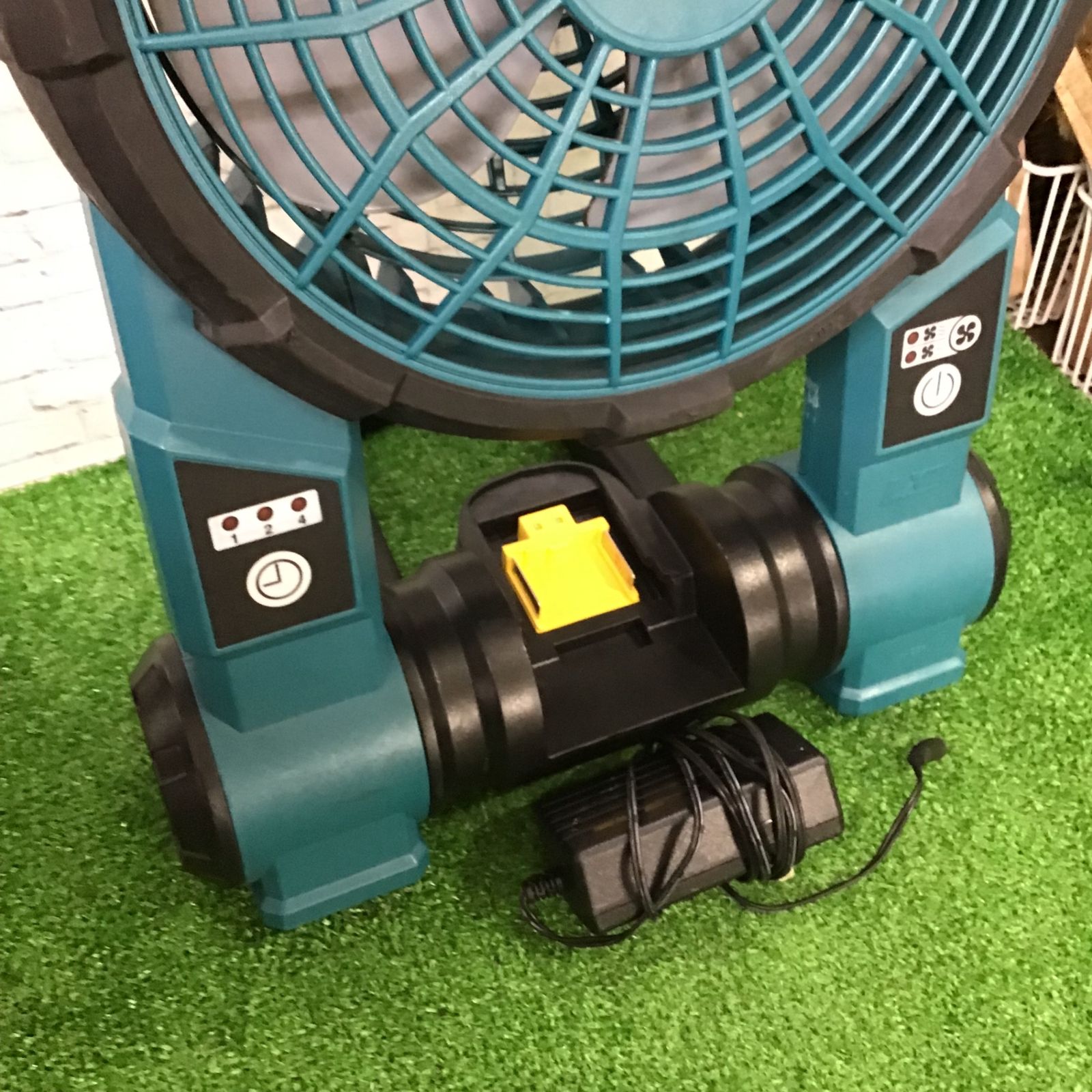 マキタ(makita) コードレスファン CF201DZ【町田店】