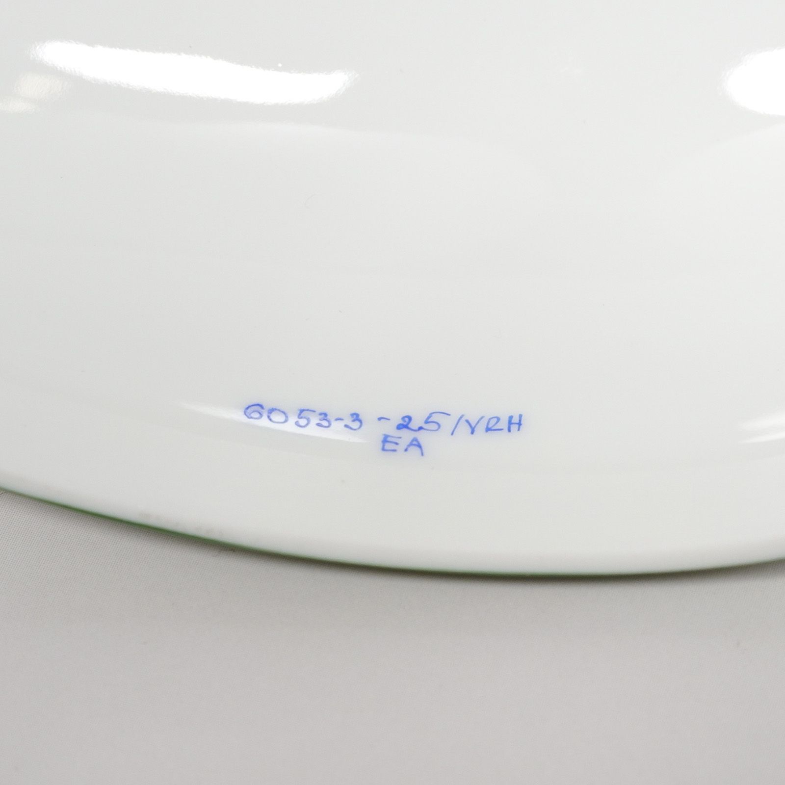 Herend - 【HEREND】ヘレンド ウィーンの薔薇 ラピット 卵型ボックス 小物入れ 6053/VRH _ 置物 オブジェ HEREND】ヘレンド ウィーンの薔薇 ラピット 卵型ボックス 小物