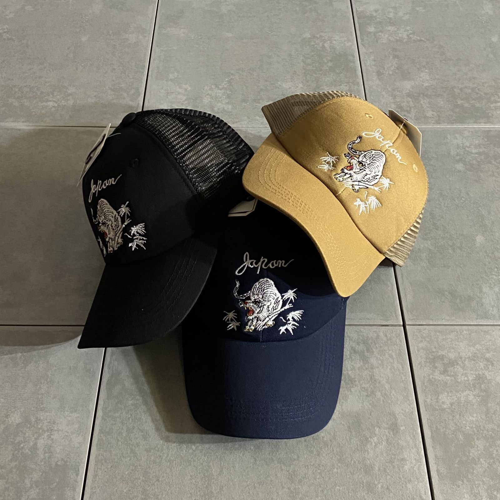 【AVIREX】AX EX SOUVENIR TIGER MOTIF MESHCAP