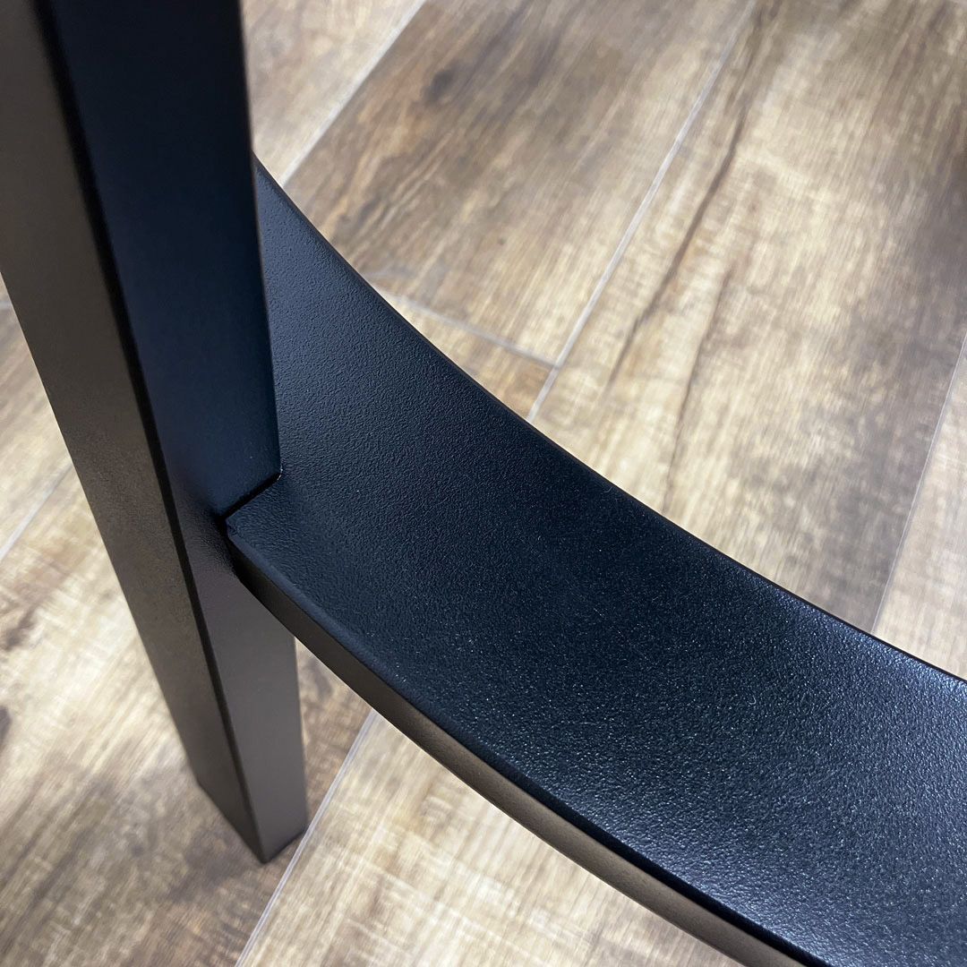 TABLE BLACK