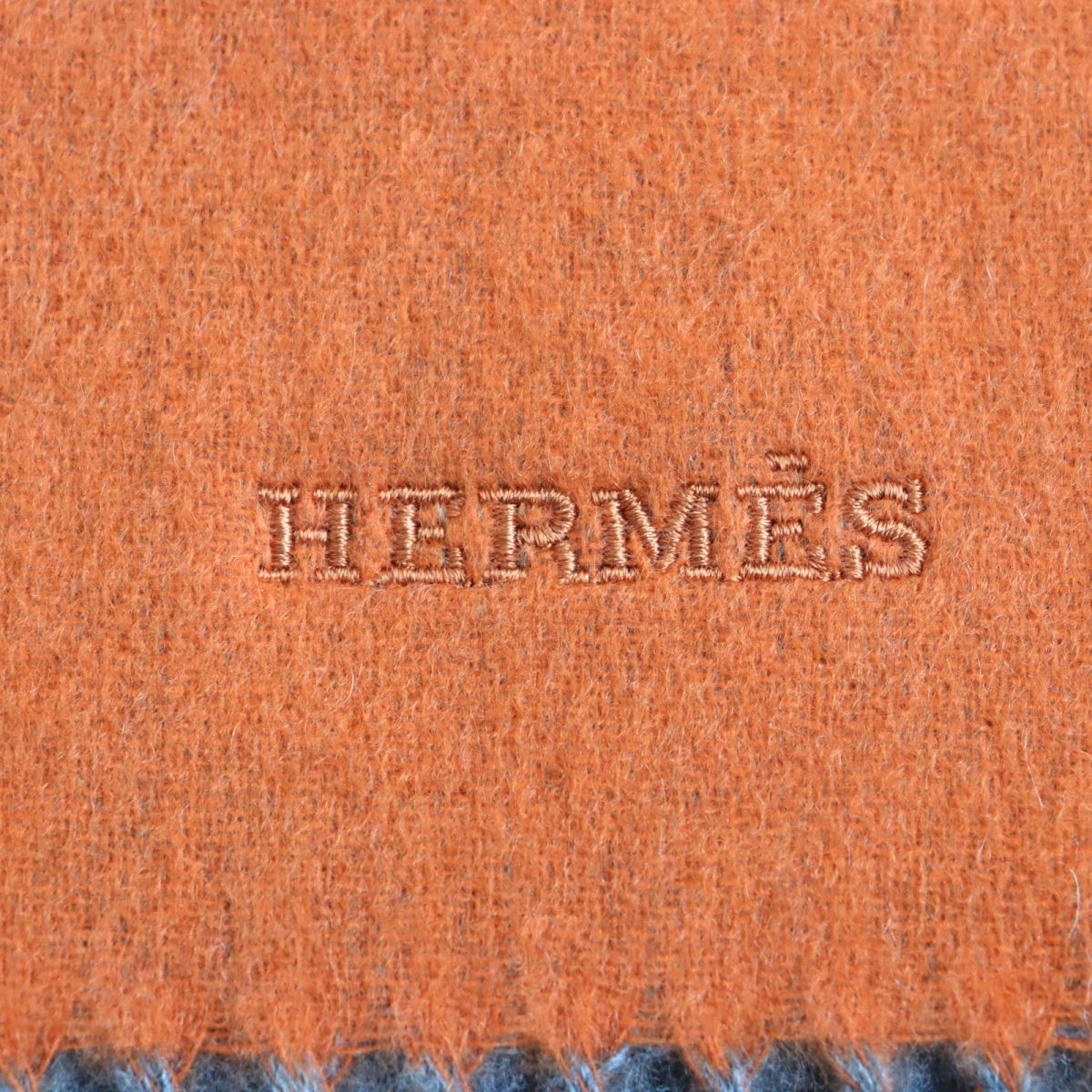 極美品◇HERMES エルメス ロゴ刺繍入り 無地 カシミヤ100％ バイカラー