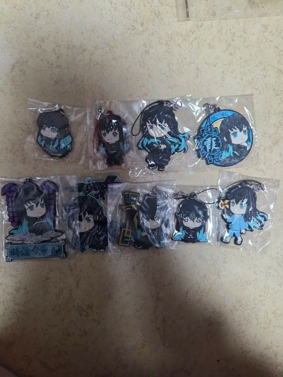 遊戯王 武藤遊戯 缶バッジ ストラップ 表遊戯 鬼滅の刃 ラバーストラップ