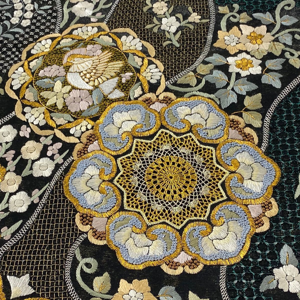 袋帯 美品 逸品 花鳥 華文 刺繍 金銀糸 黒 六通 正絹 【中古