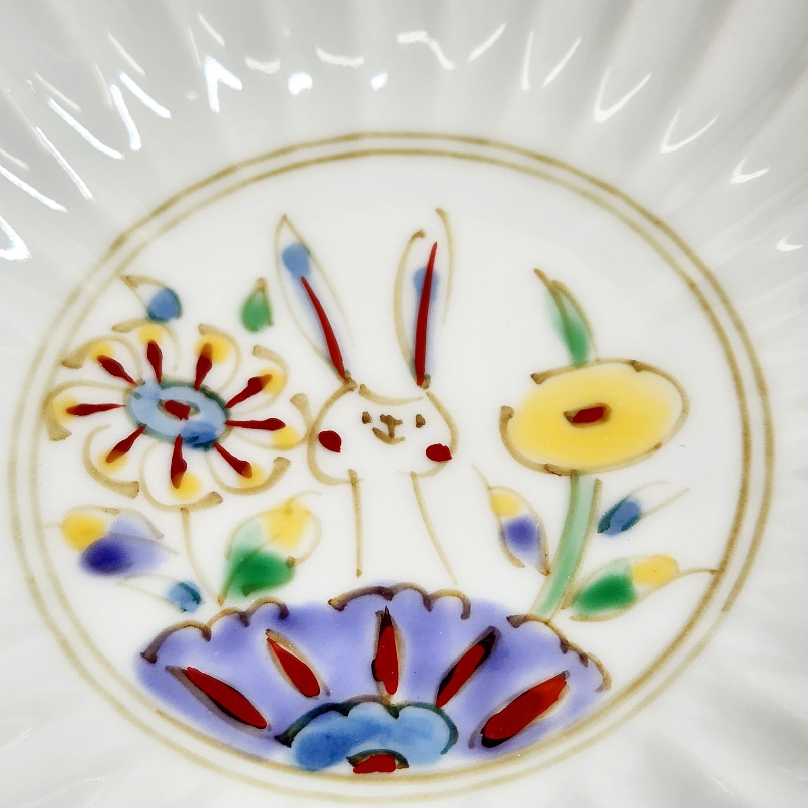 菊割6寸皿(白)｜空萌工房(そらもえこうぼう)｜田口紀美子