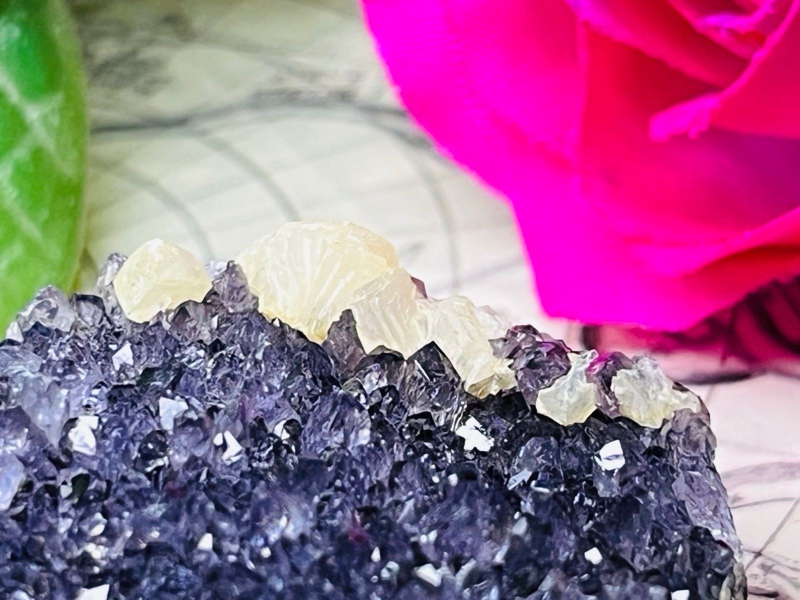 カルサイト共生　ギャラクシー　ブラックアメジスト クラスター 原石 ラフストーン カルサイト共生 ギャラクシー ブラックアメジスト クラスター 原石