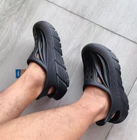 新品サンダル HOKA ONEONE ORA RECOVERY MULE サンダルメンズ