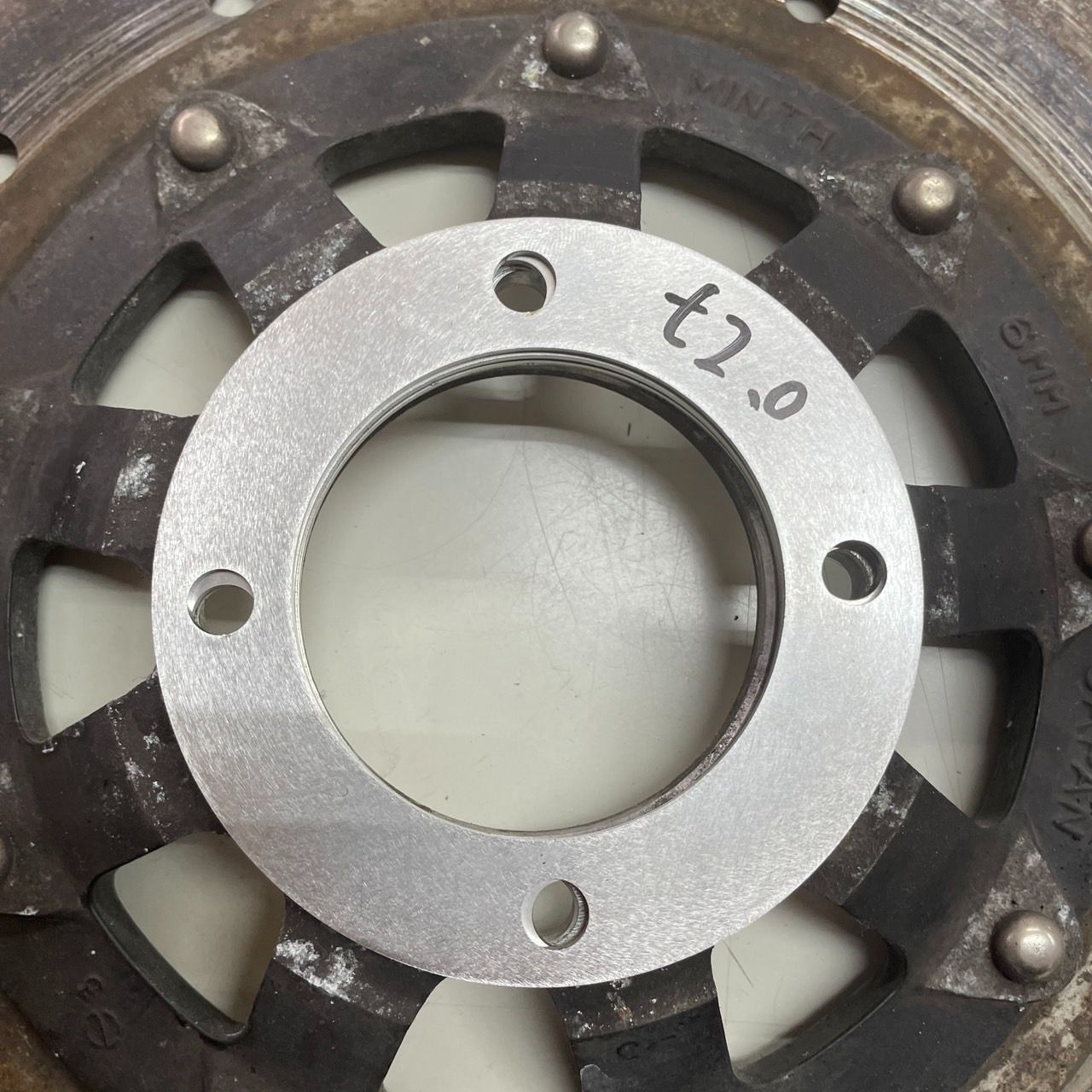 メモリーターフ　　40cmx 4m 未使用品、切り残し 切断カセット 亀倉精機 締め付け/穴あけ用部品 【通販モノタロウ】