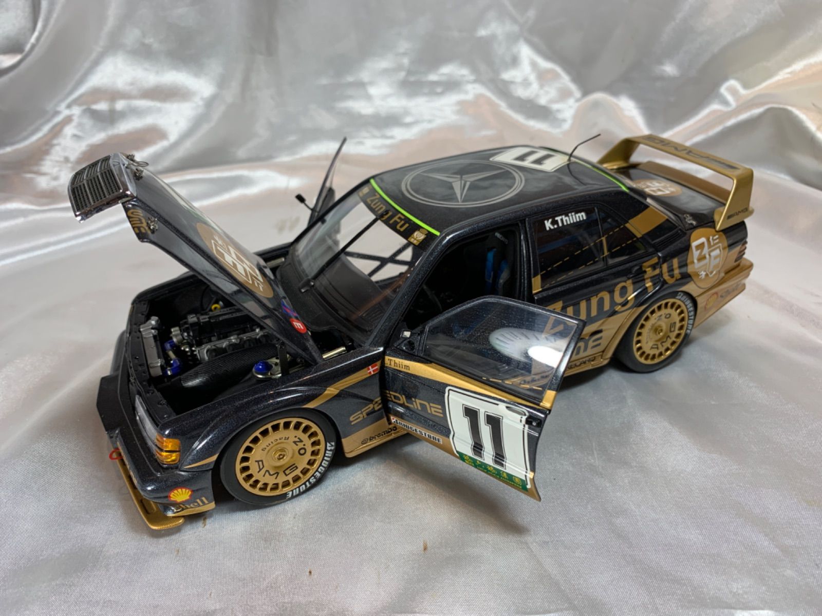 オートアート 1/18 メルセデス・ベンツ 190E 2.3-16 ニュルブルク