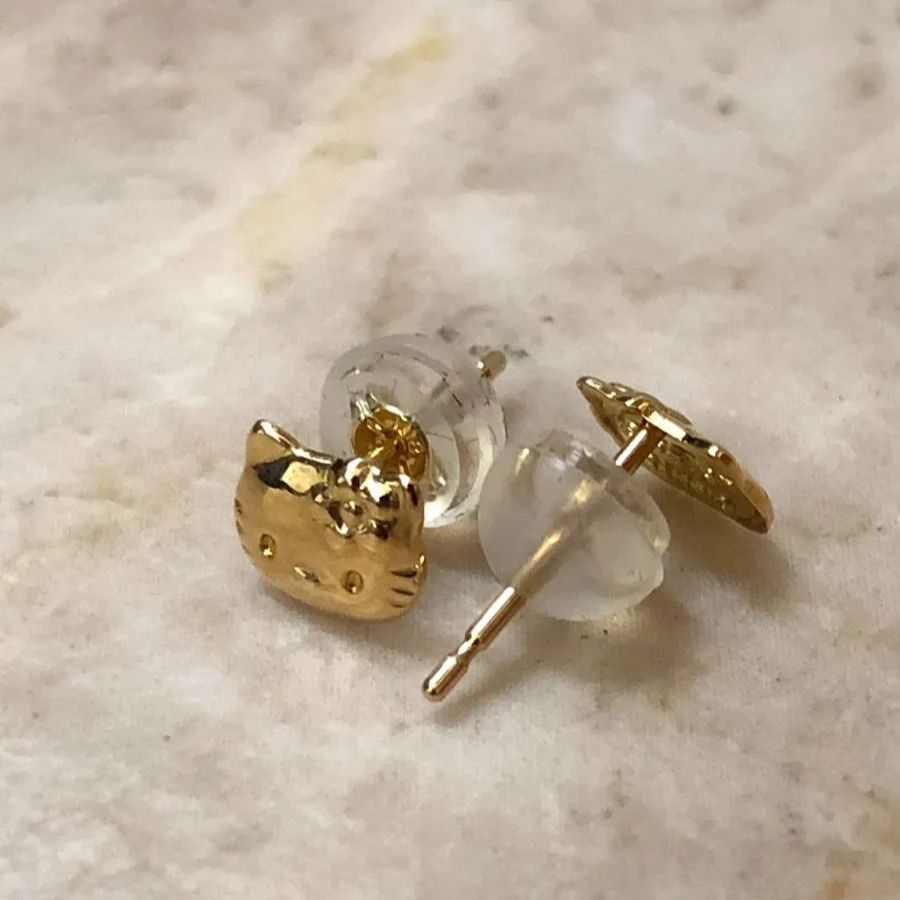 サンリオ ハローキティ K18 ネックレス ピアス セット - メルカリ