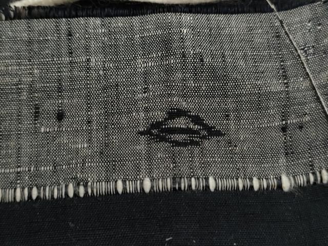 平和屋着物○東京の老舗呉服問屋 菱一 地織紬 舞花文 反端付き 正絹