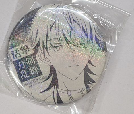 世界有名な ufotable cafe 鶴丸国永 ラメ缶バッジ 上映会限定 活撃 刀剣乱舞 ピンズ・ピンバッジ・缶バッジ