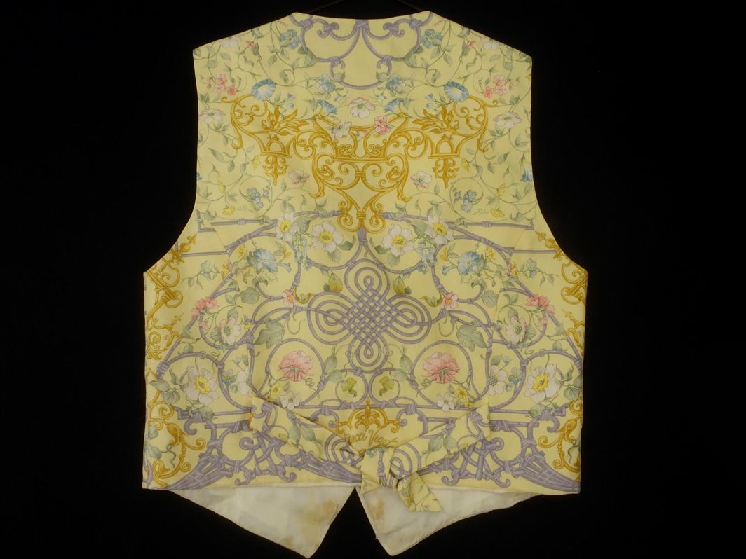 ETRO （エトロ）シルク　スーツベスト　ジレ 極美品】ETRO エトロ イタリア製 シルク ペイズリー柄 花柄