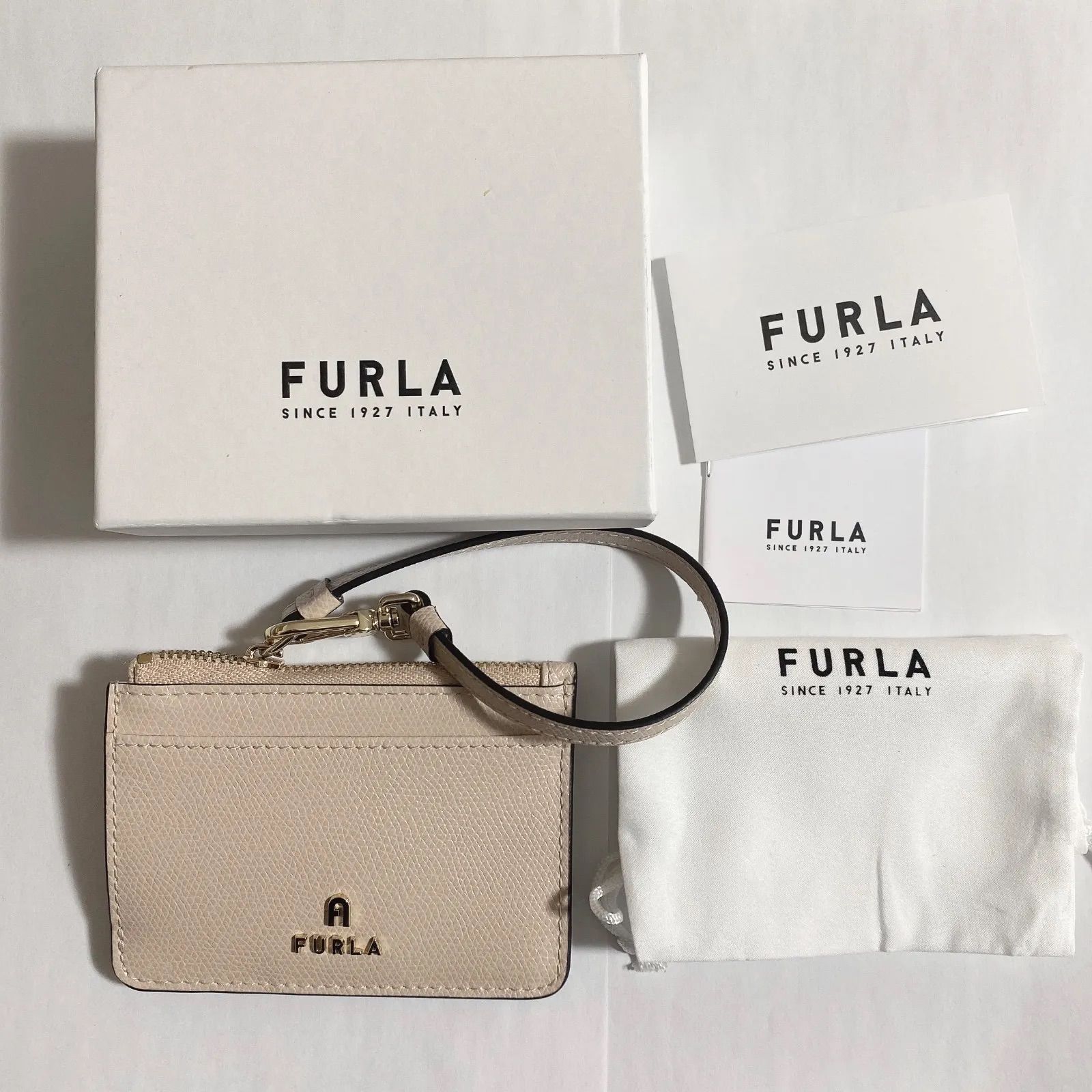 FURLA 【フルラ】 パスケース 定期入れ レザー カードケース 小銭入れ