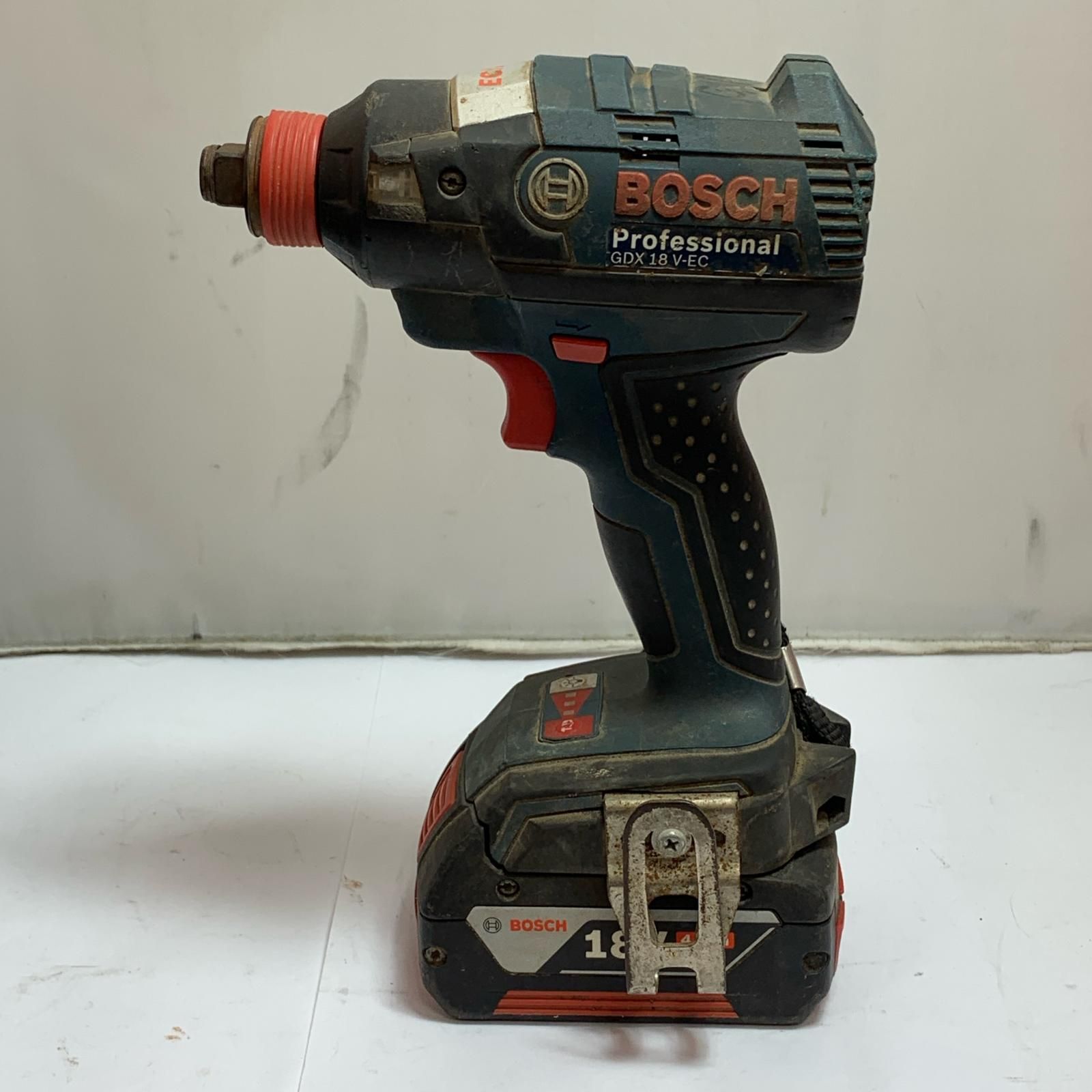 ♭♭BOSCH ボッシュ インパクトドライバ 充電器一個付 18v 4.0Ah GDX 18V-EC