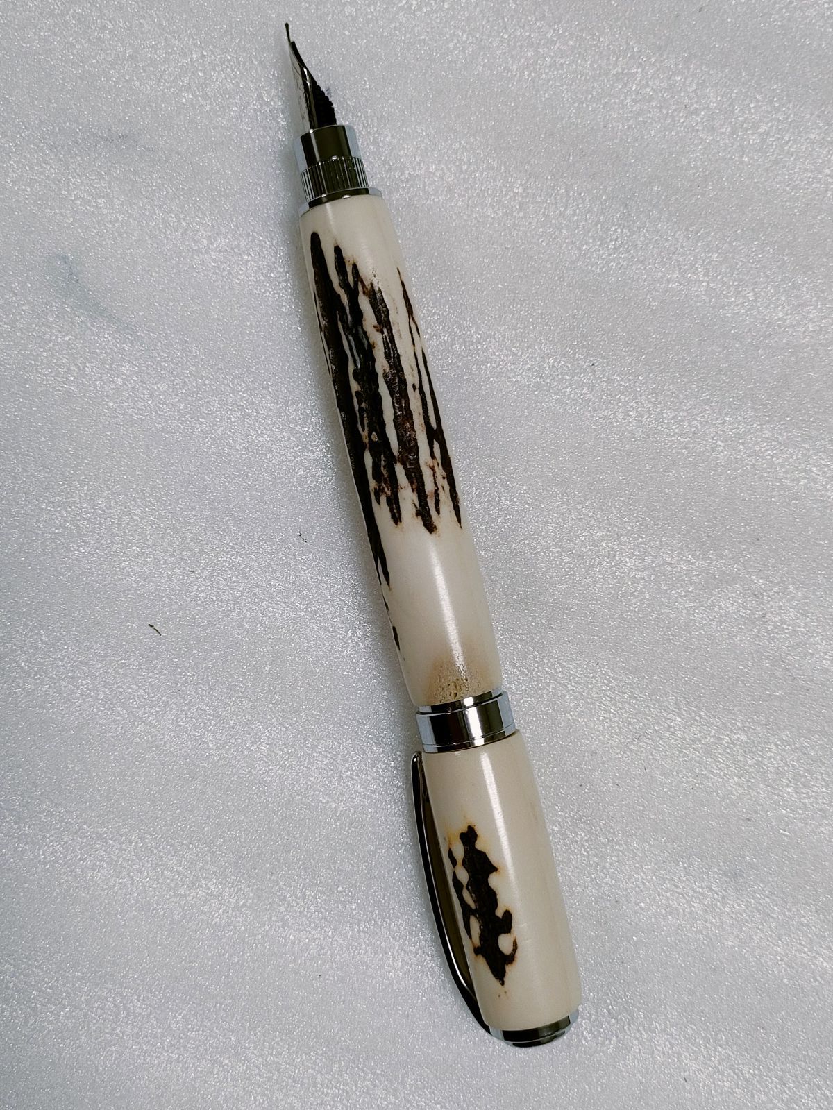 【鹿の角】グラデュエイト万年筆 鹿の角】グラデュエイト万年筆 - メルカリ