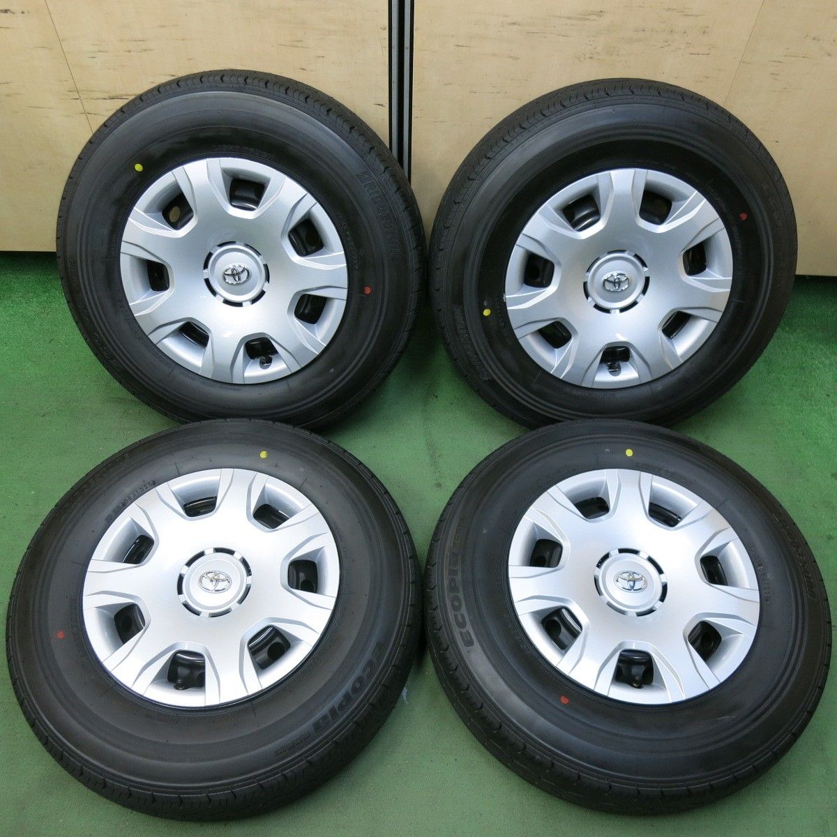 新車外し 25年 トヨタ 200系 ハイエース 純正 スチール 195|80R15 107|105S ブリヂストン エコピア RD613 15インチ PCD139.7|6H 5052815SYノ