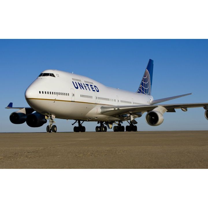 絵画風 壁紙ポスター (はがせるシール式) ユナイテッド航空 UA ボーイング 747-400 ジャンボジェット 1989年運用 キャラクロ B747-005W2 (ワイド版 603mm×376mm) ＜日本製＞ ウォールステッカー お風呂