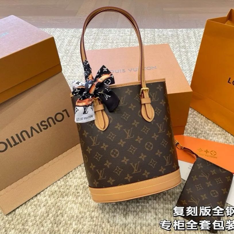 新品未使用 箱付  LOUIS VUITTON ノベルティトートバッグ 専用ページ