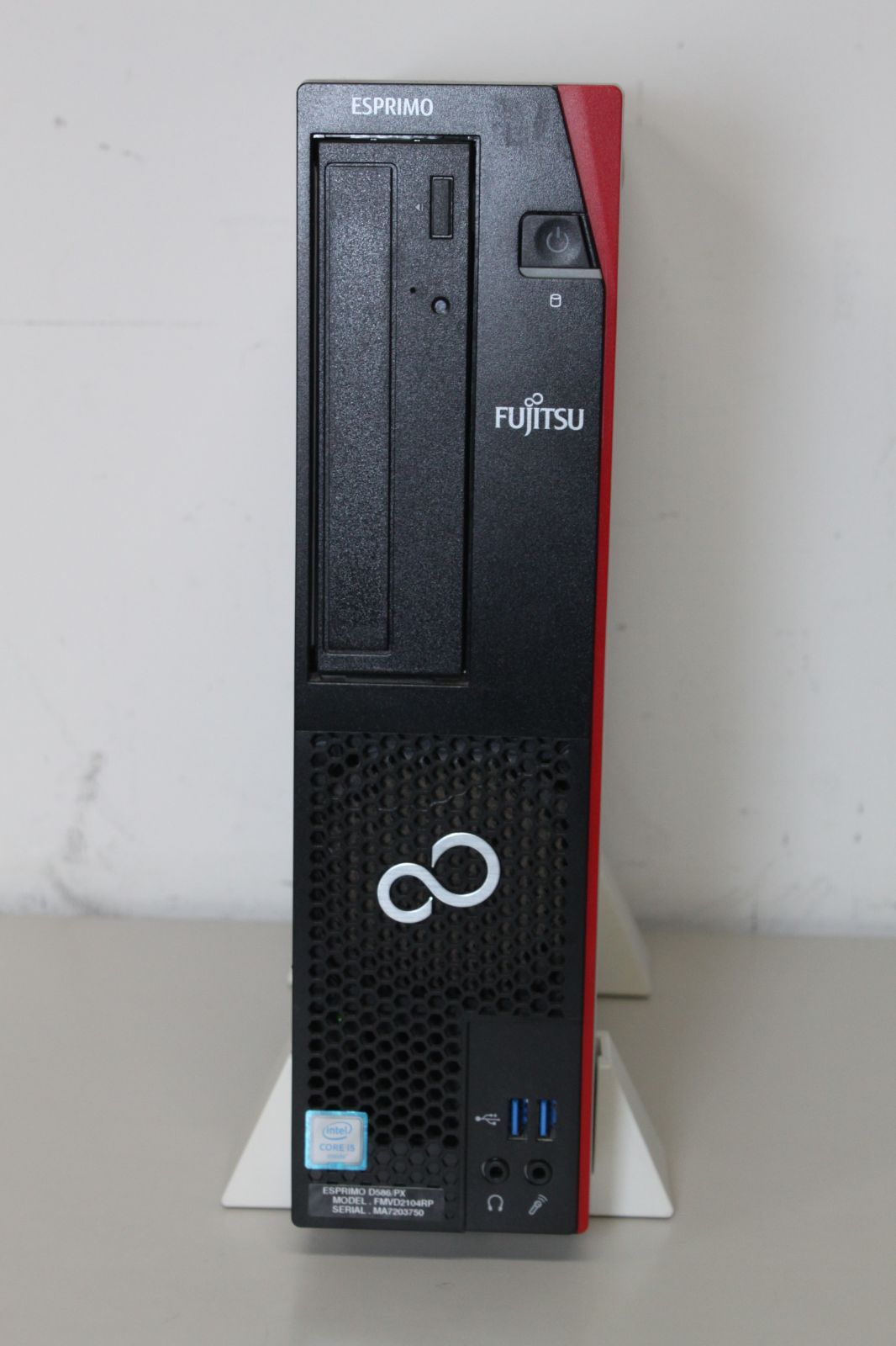 富士通 ESPRIMO D586/PX Core i5 6500 /Win10 富士通 ESPRIMO D586/PX FMVD2104RP Core i5-6500 3.2GHz 4GB DVI-D