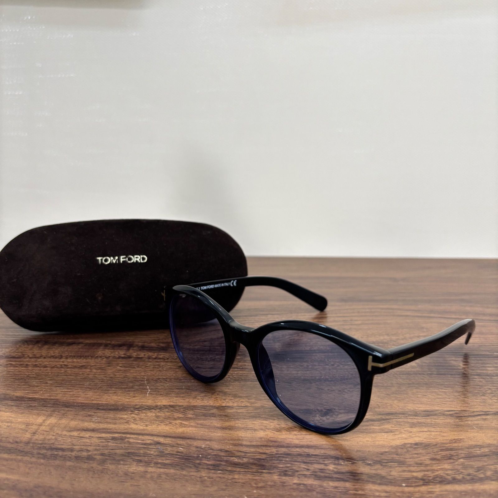 TOM FORD サングラス TF298 01B ☆【美品】TOM FORD トムフォード サングラス ブラック ゴールド
