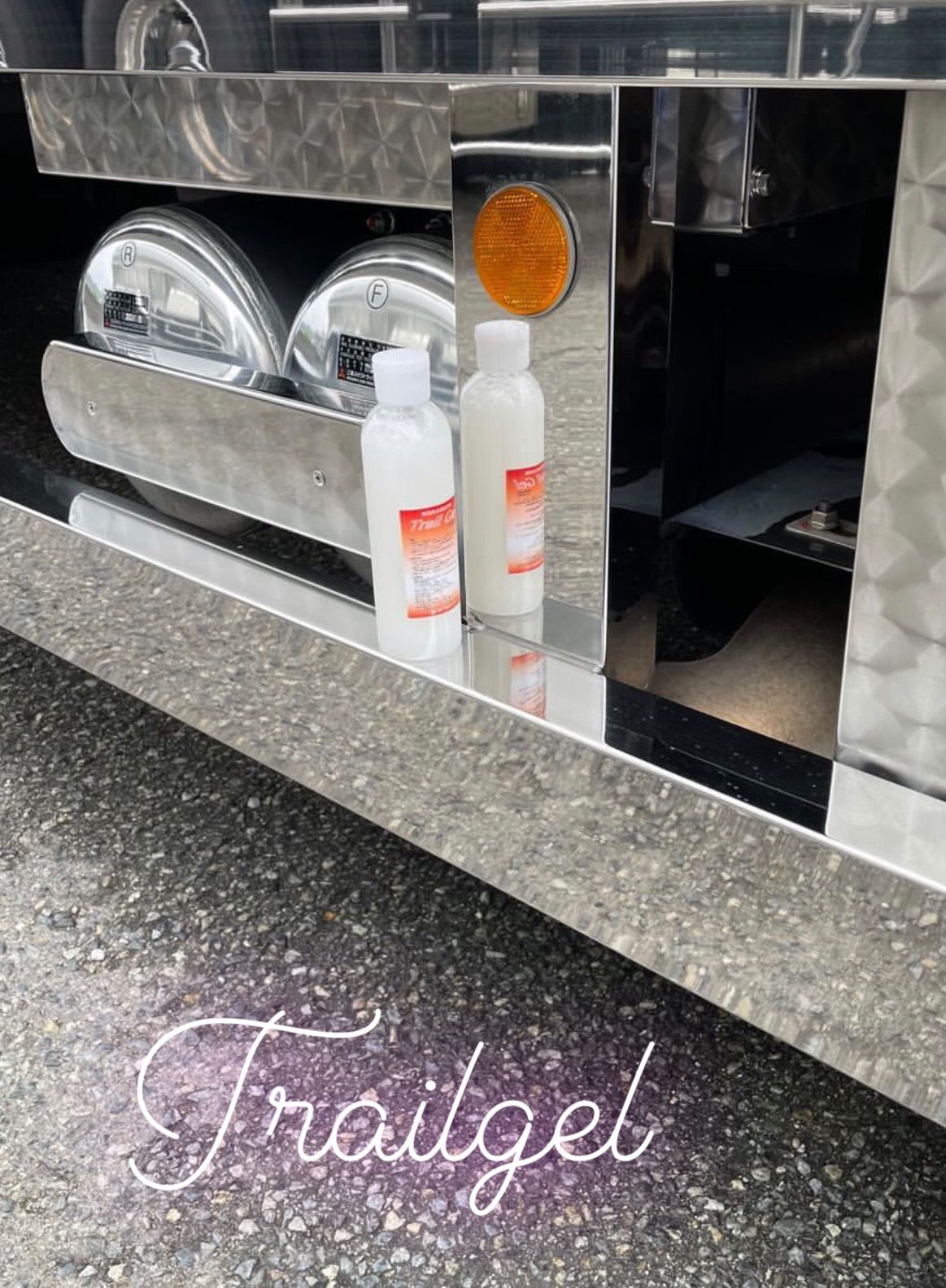 お徳用✩超ビックトレールジェル2L小分けボトルとステッカー付き