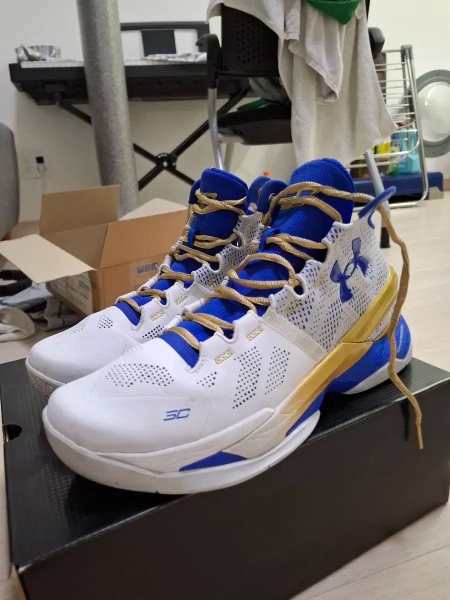 新品未使用 カリー2 MVP 販売済み 箱破損有 新品未使用 カリー2 MVP 箱