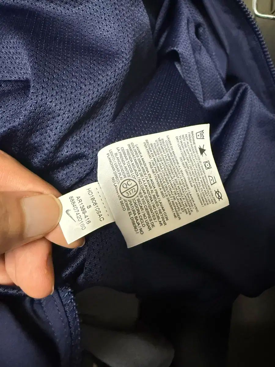 C.E. ウィンドブレーカー