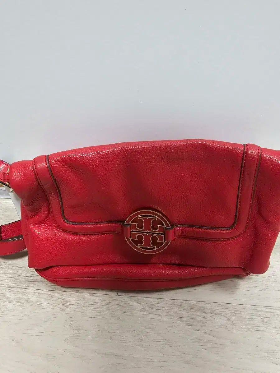 トリーバーチ アマンダ ポールドオーバー メッセンジャーバッグ