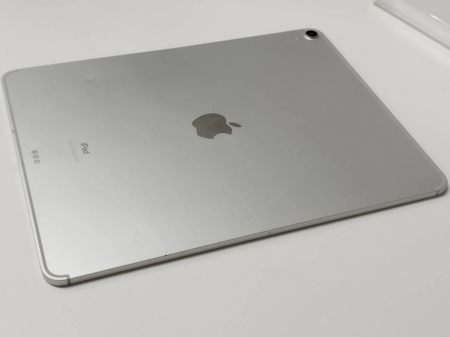 品質保証！ Wi-Fi Cellular iPad Pro 12.9インチ 第3世代 A1895 512GB MTJJ2J A アップルペンシル A2051 つき