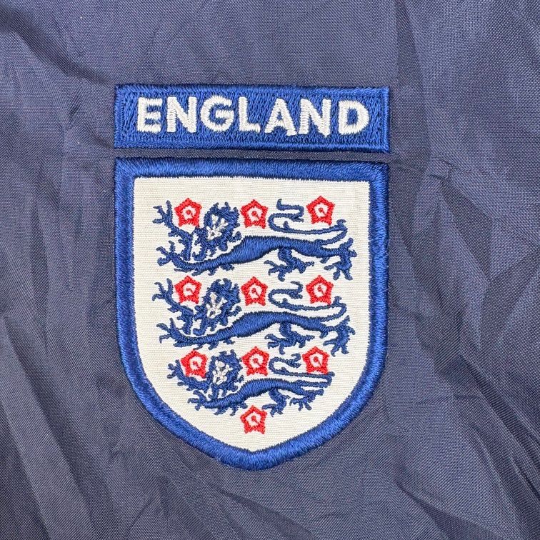 UMBRO イングランド代表 ナイロンジャケット ネイビー Mサイズ