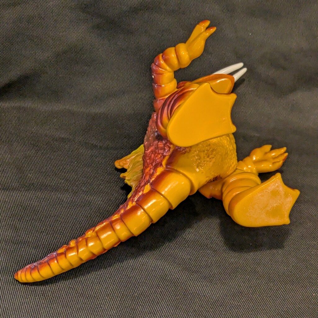 マルサン 復刻 ウルトラ怪獣シリーズ ドランゴ(オレンジ成型/黄