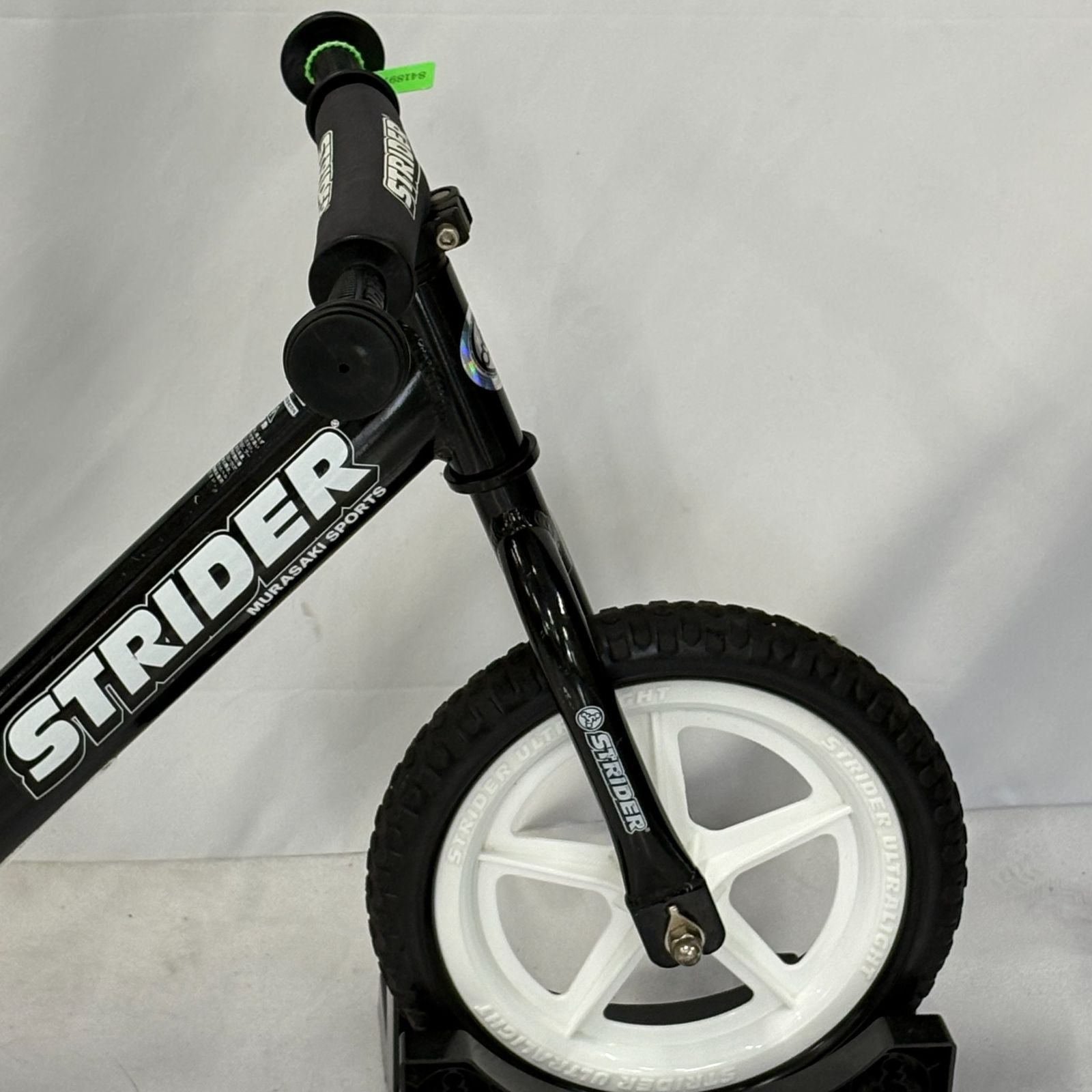 【限定色】ストライダー STRIDER PRO プロ 12インチ ブラック Amazon.co.jp: ストライダー プロ (STRIDER Pro) 12インチ 本体