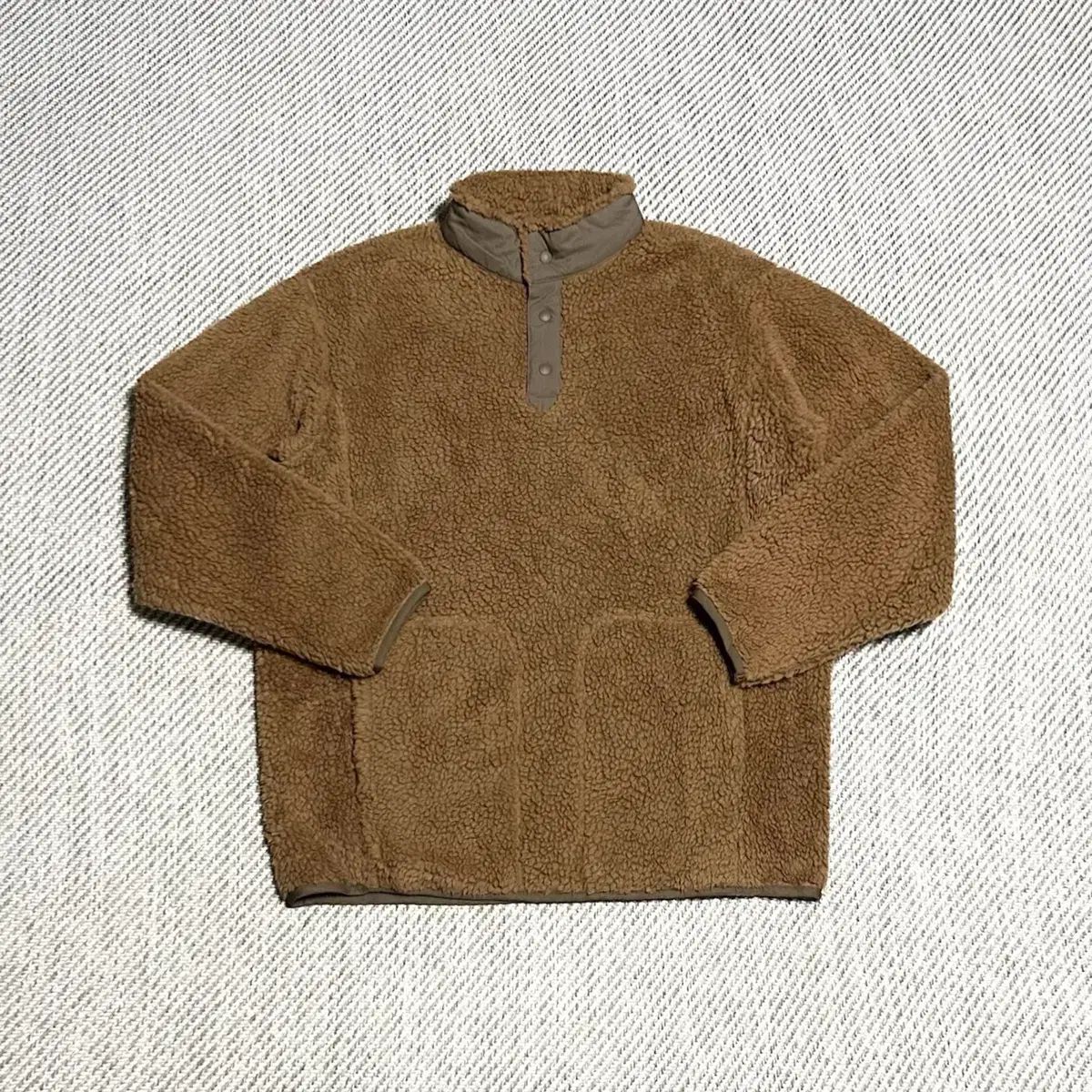 L UNIQLO x 白マウンテニアリング ヘンリーネック フリース プルオーバー