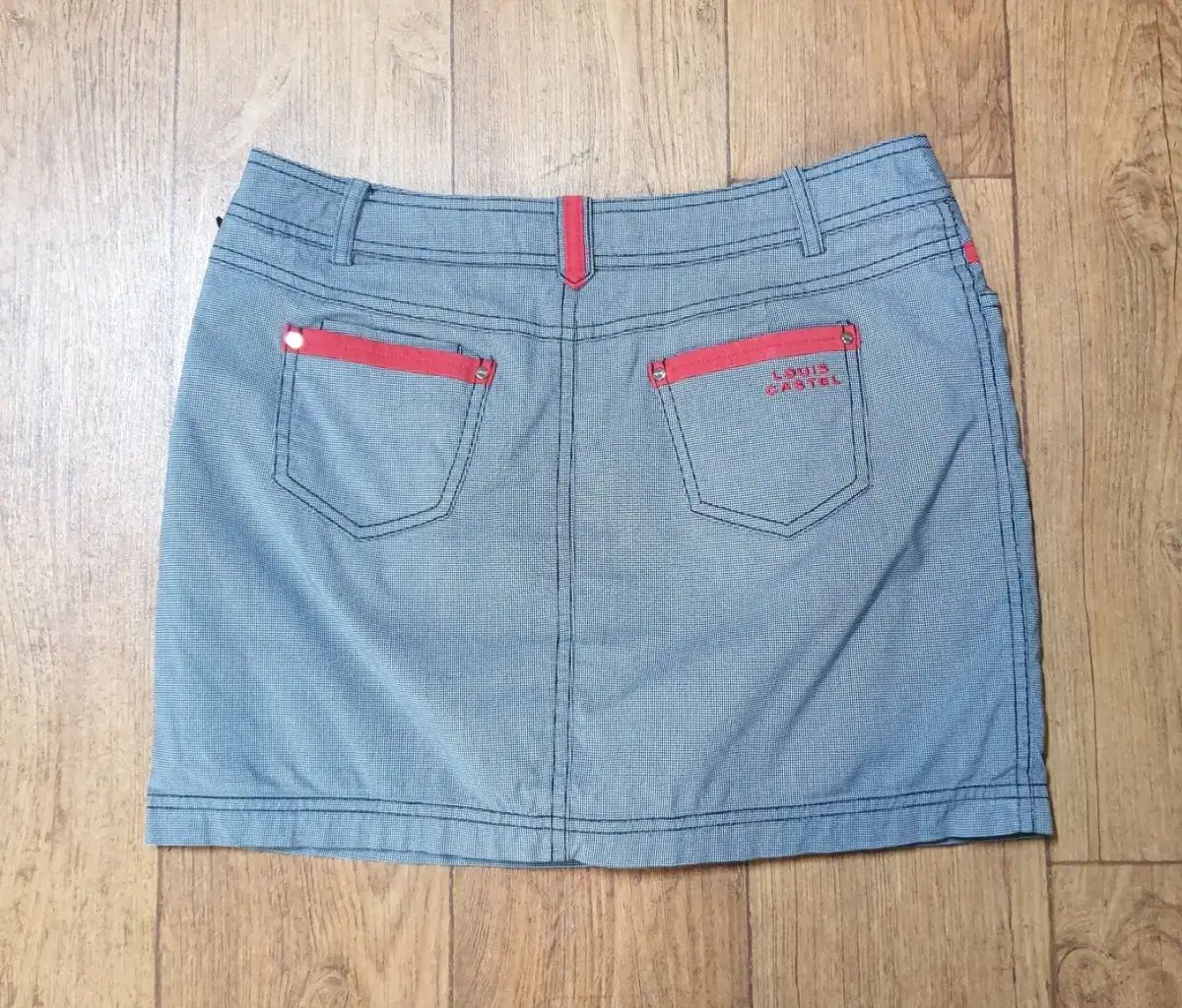 ☆ ルイカステル スカート ☆ LOUIS CASTEL　美品 coco LOUIS CASTEL（ルイカステル) ゴルフ スカート 27 サイズ 中古