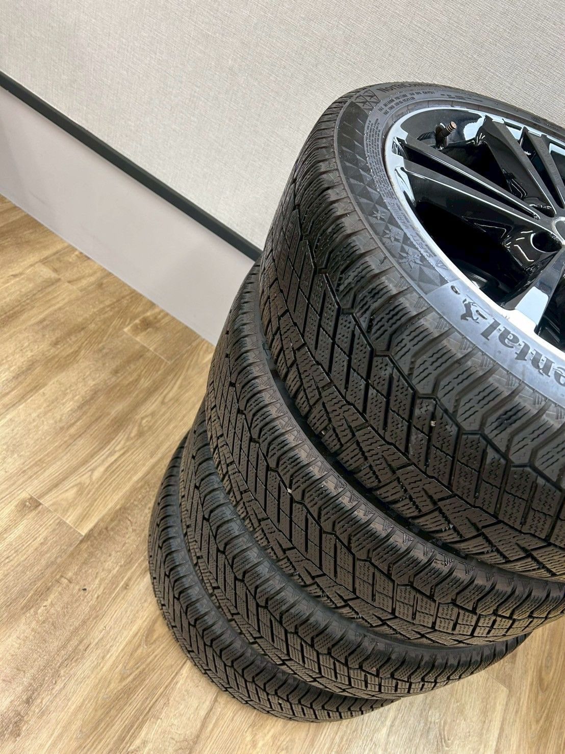 送料無料】【美品】ベンツ 純正18インチホイール×スタッドレス