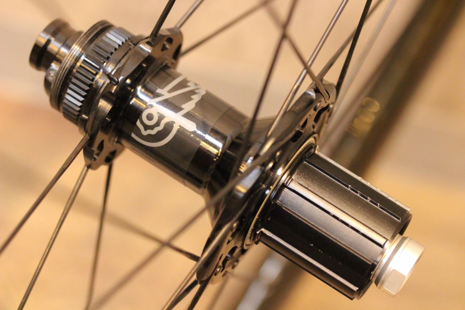 カンパニョーロ CAMPAGNOLO シャマル カーボン SHAMAL CARBON DB カーボン チューブレス ホイールセット シマノ 11 12S 21C 名古屋店 BRIGHTFACE_UK