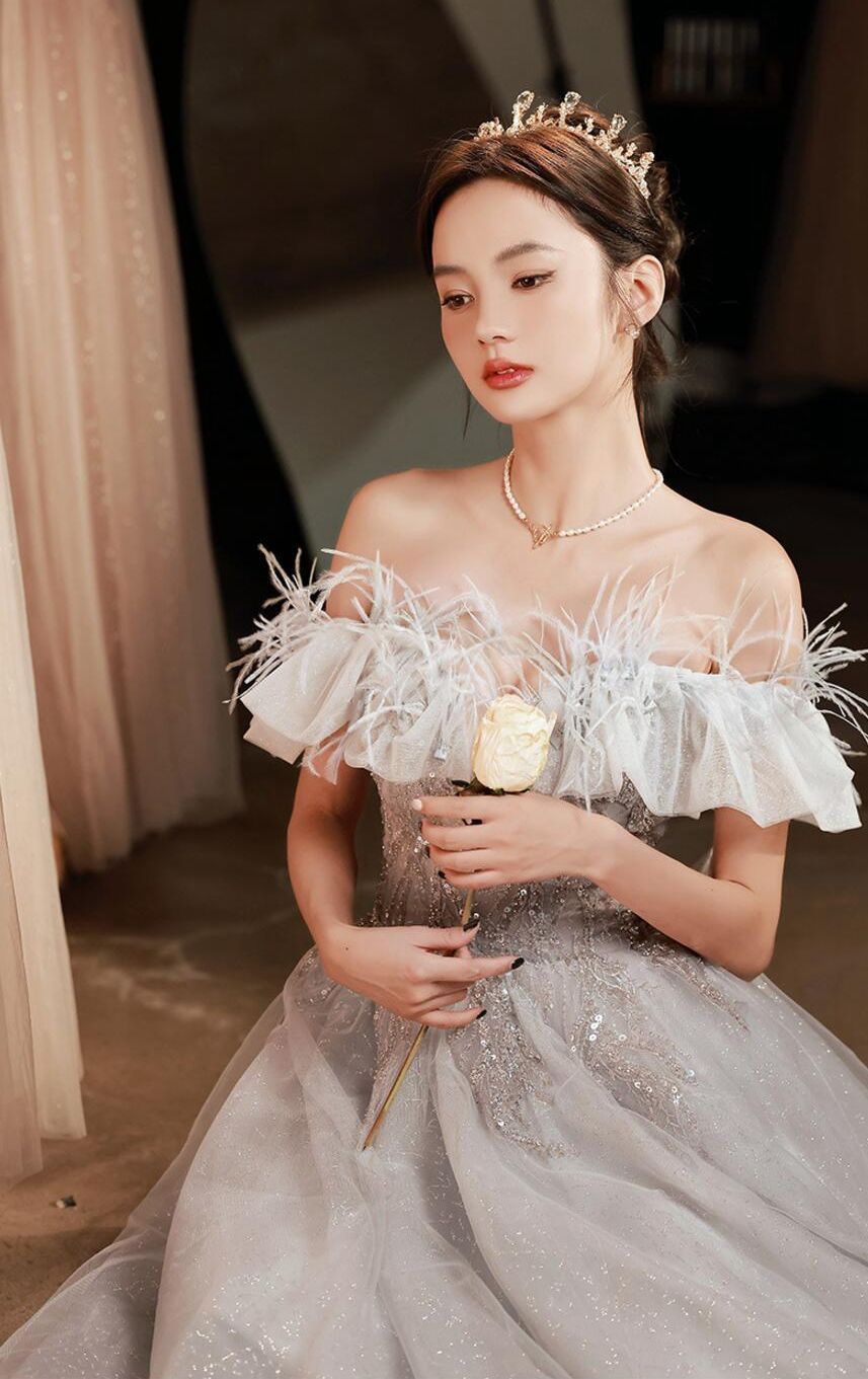 シンプルオシャレで使い勝手抜群のベア イブニングドレス 新しい未使用 シンプルオシャレなベアイブニングドレス?.? ベア