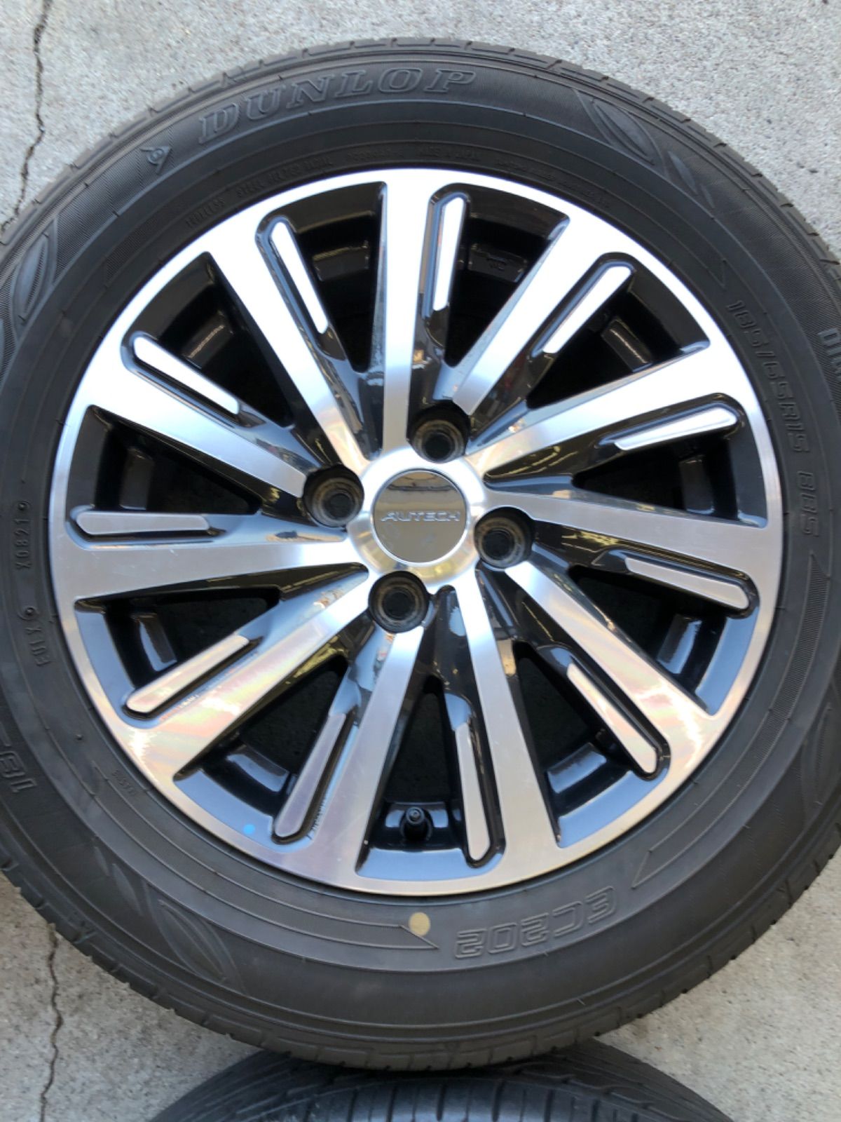 日産 ノート AUTECH オーテック E12 185/65R15 サマータイヤ アルミ