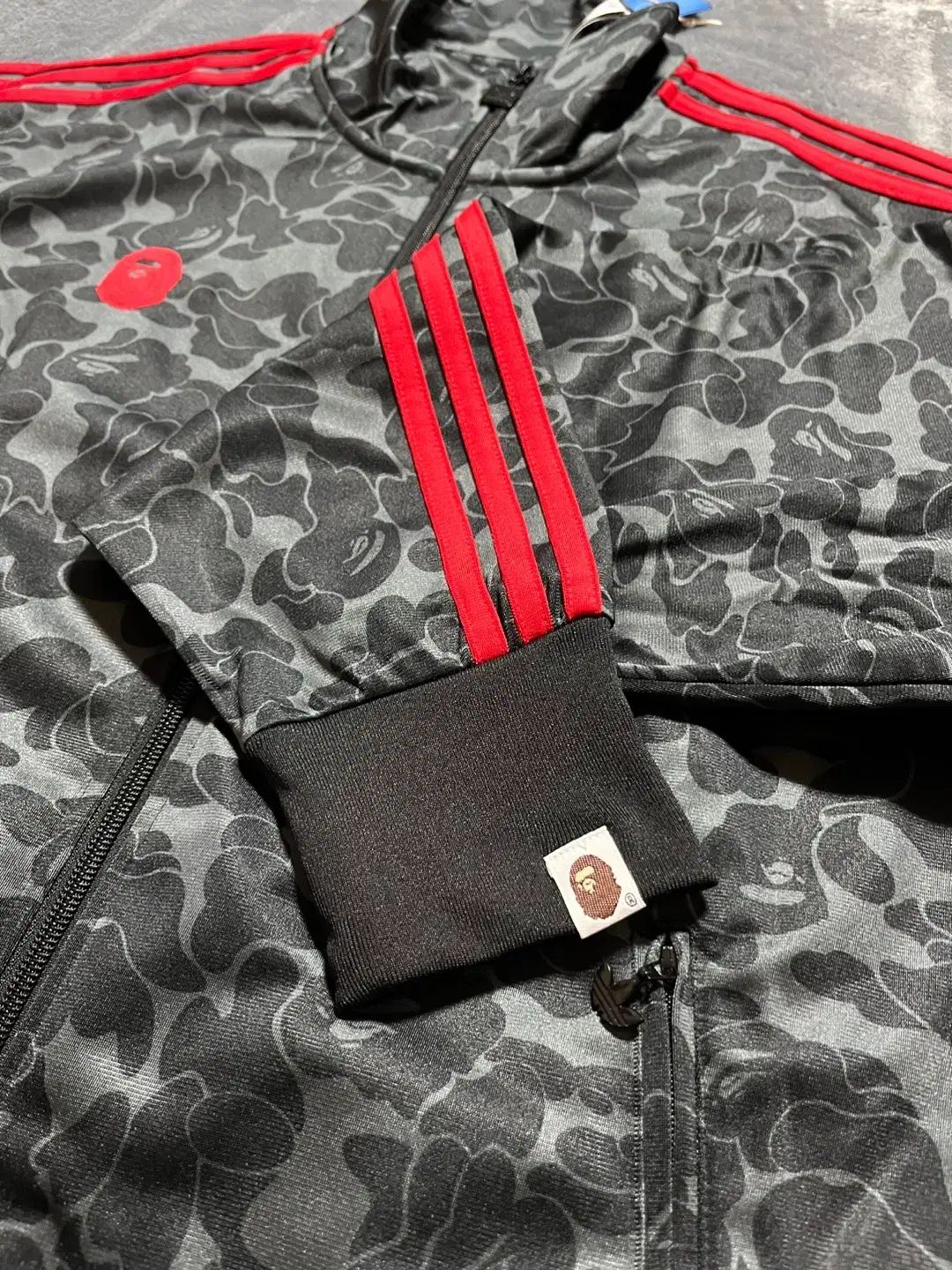 adidas アディダス
