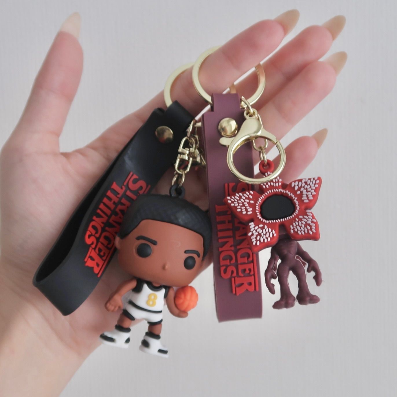 ストレンジャーシングス キャラキーホルダー［全7種］ - メルカリ