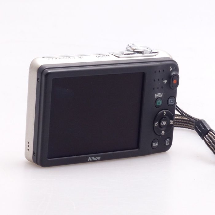 ニコン) Nikon COOLPIX L30 シルバー 【公式通販】