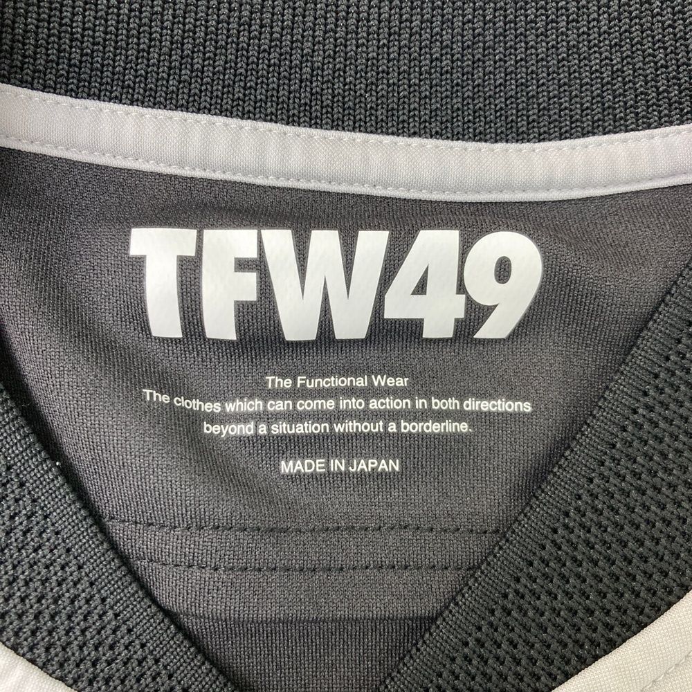 半袖Tシャツ ブラック系