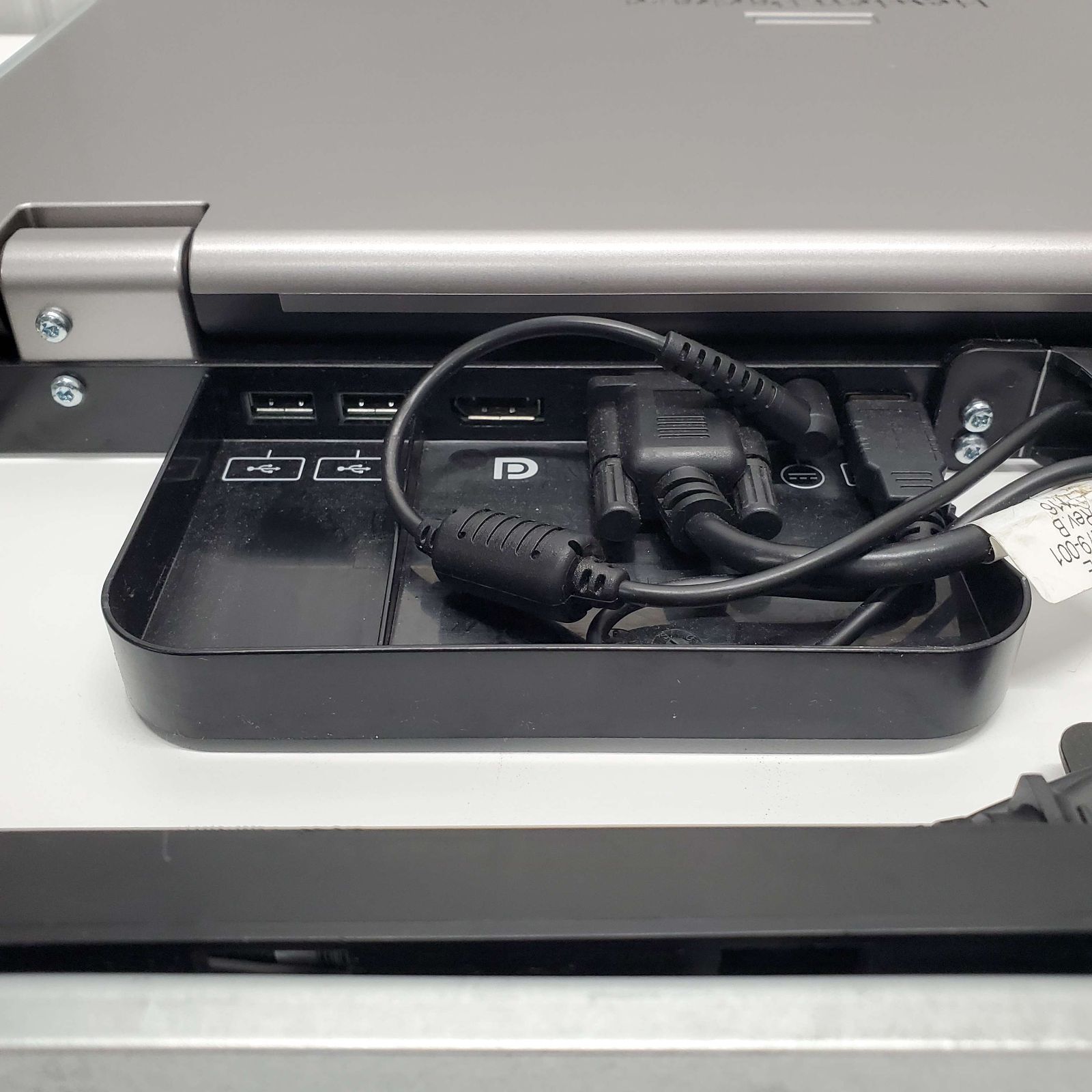 HPE KVMコンソールキット LCD8500 DISPLAY/KYBD HPE P/N AF642A 1U