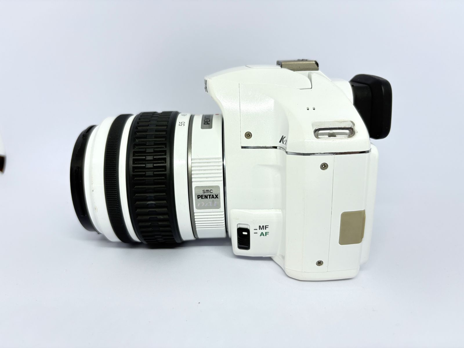 PENTAX K-x ホワイト×イエロー レンズキット 入門機に 単三電池駆動 PENTAX K-x ホワイト×イエロー レンズキット 入門機に 単三電池