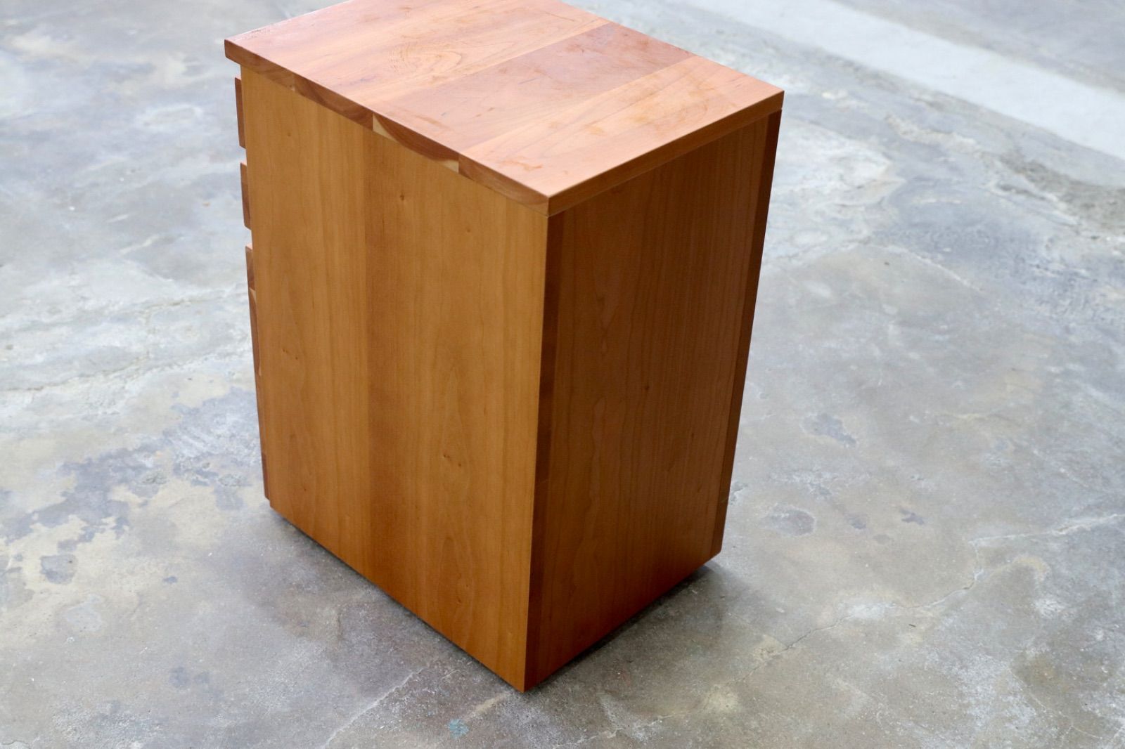 キャスター付き 定価7.15万