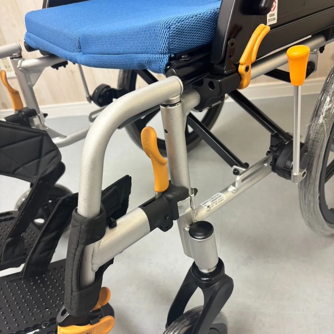 介助式車椅子 車いす