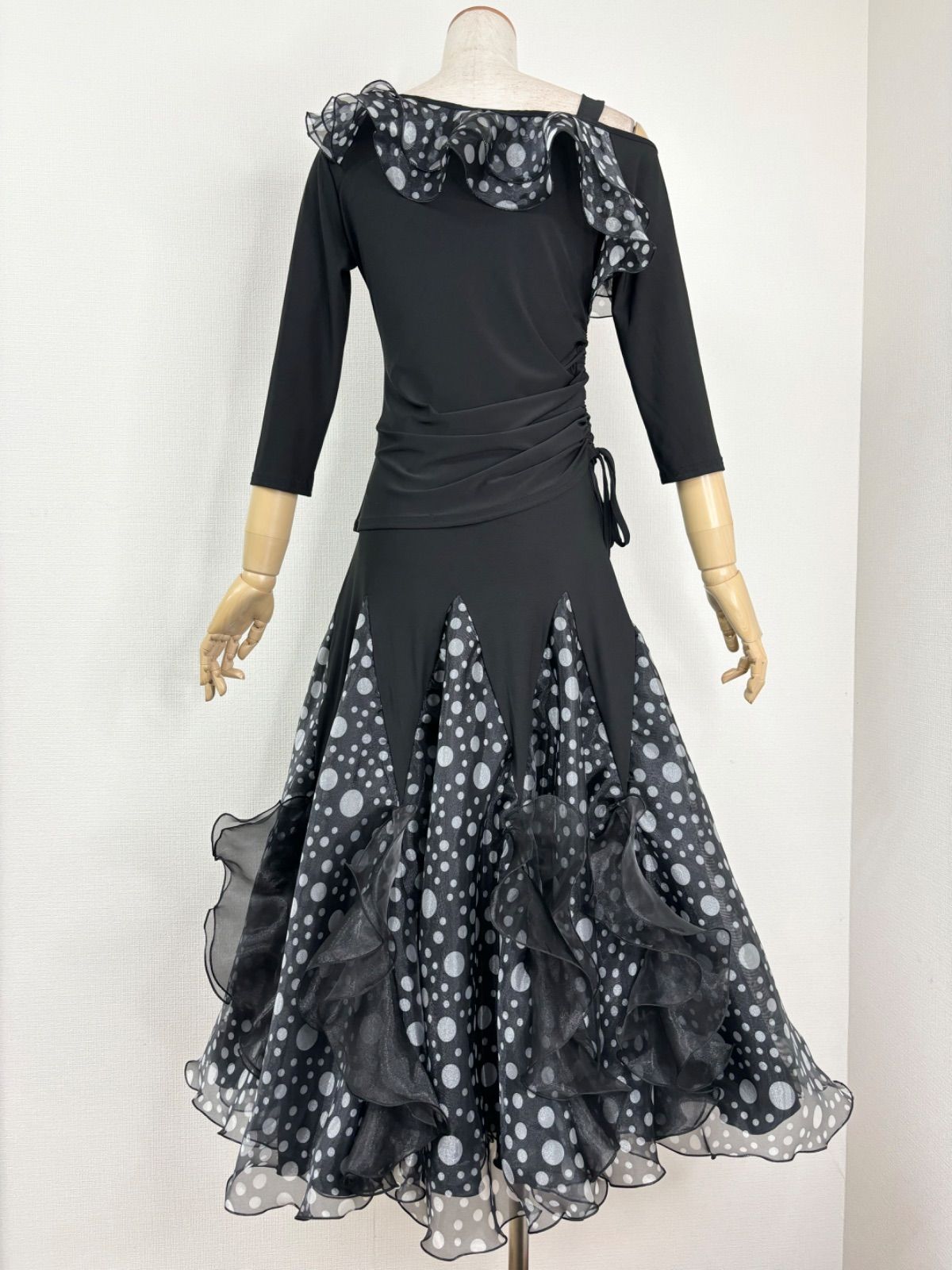 新品》社交ダンス ランダムドット オーガンジー フリルデザイン