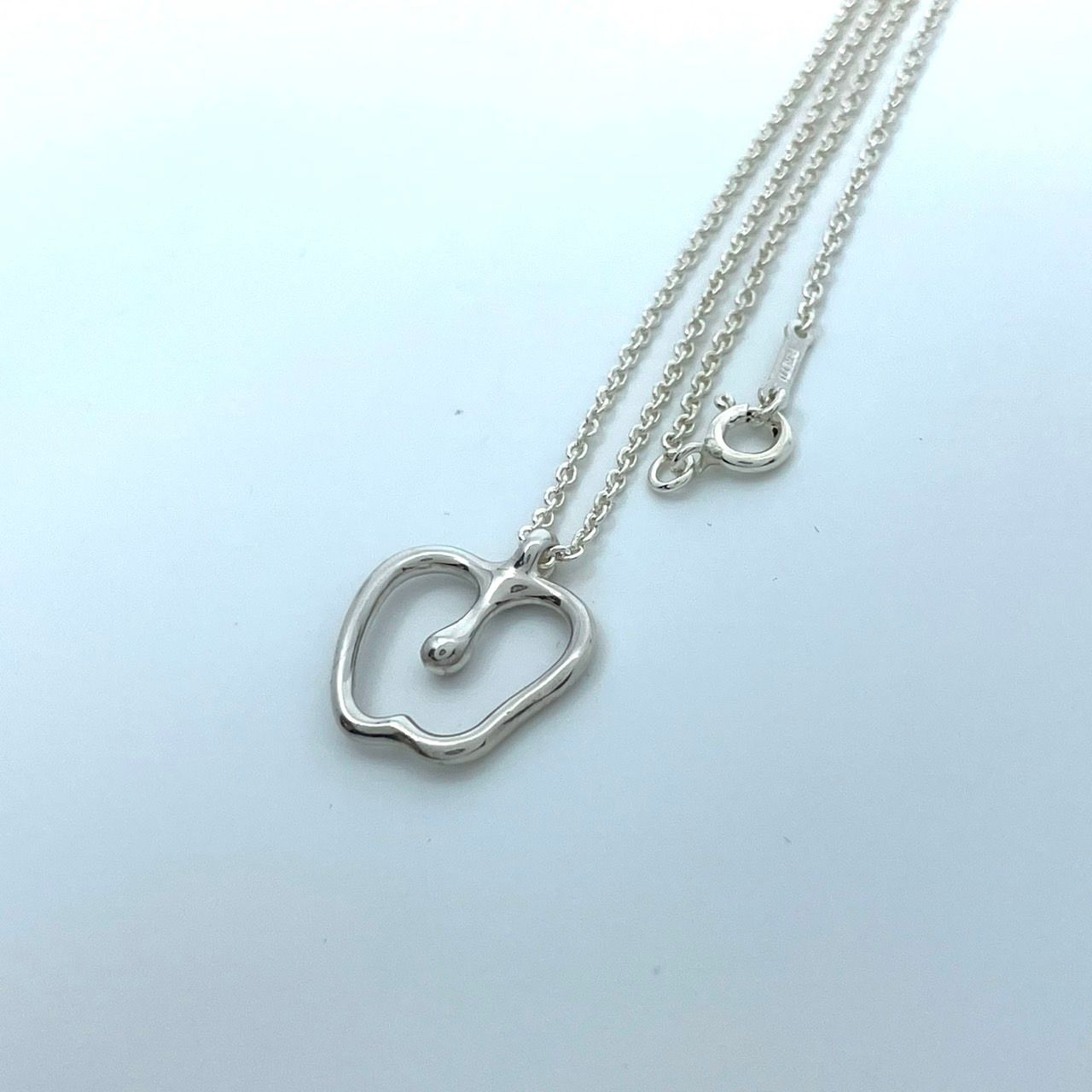 沸騰ブラドン Co. & TIFFANY 美品 ティファニー エルサ アップル ネックレス アクセサリー