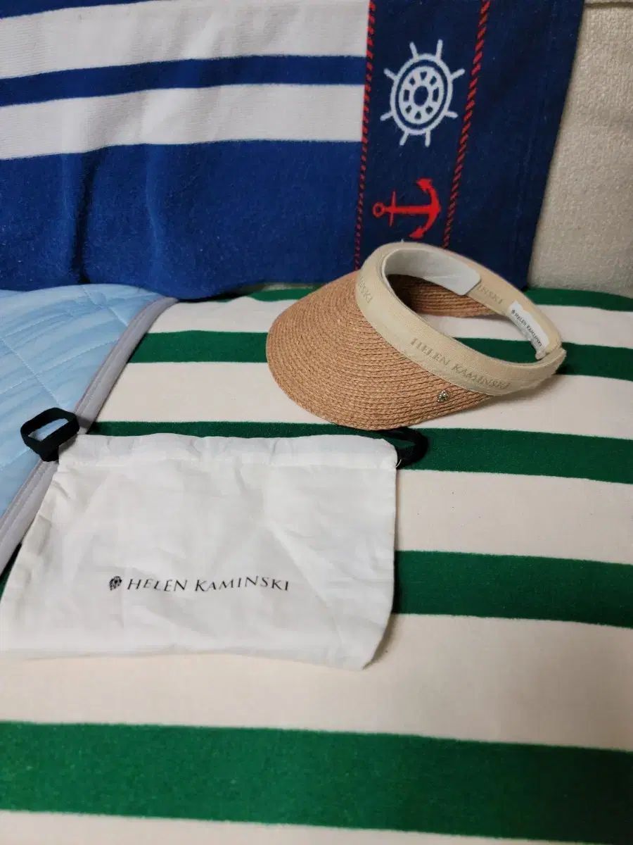 Helen Kaminski ヘレンカミンスキー ラフィア サンキャップ